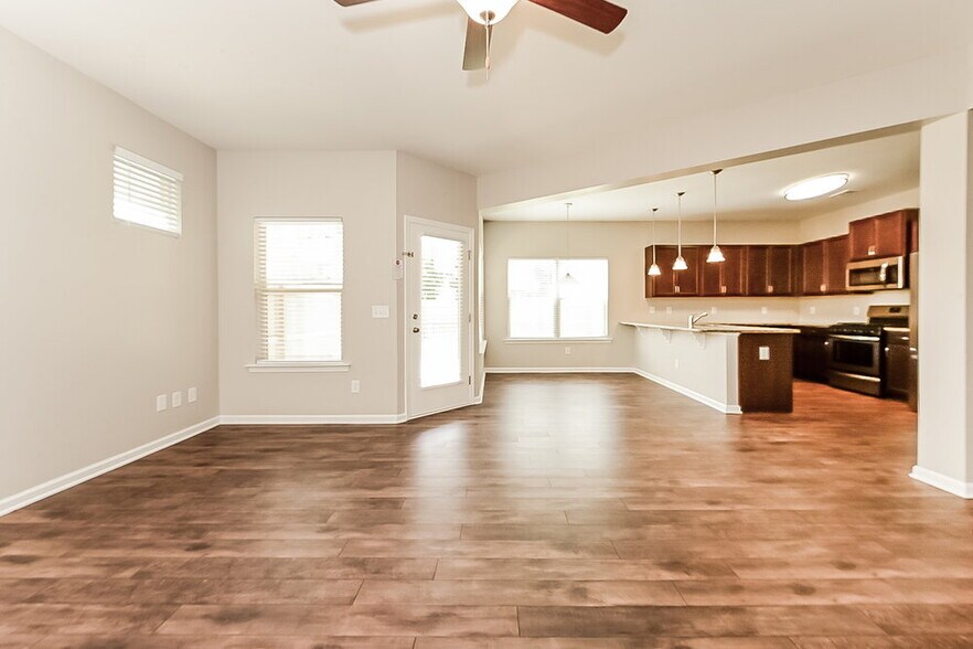 Building Photo - 147 Preserve Dr