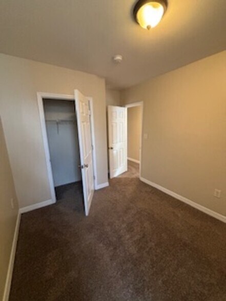 Building Photo - 212 S Loudon Ave