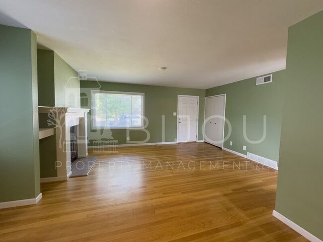 Building Photo - 2407 N Meade Ave