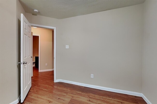 Building Photo - 21606 Nella Cir