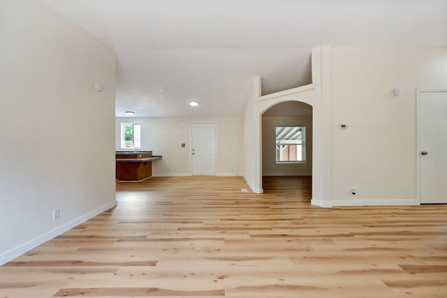 Building Photo - 6422 SE 144th Ln