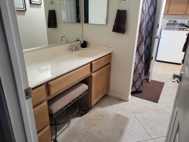 Building Photo - Fully Furnished Summer Rental