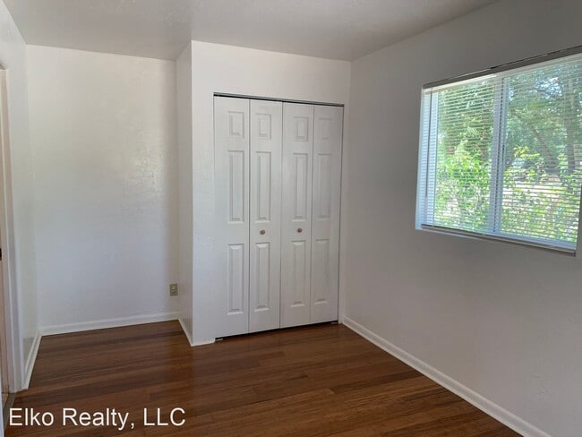 Building Photo - 1 br, 1 bath House - 770 1/2 Front Street