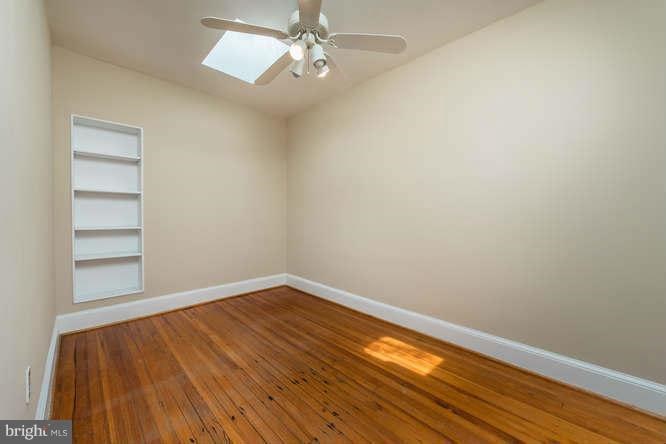 Middle bedroom - 406 Delafield Pl NW