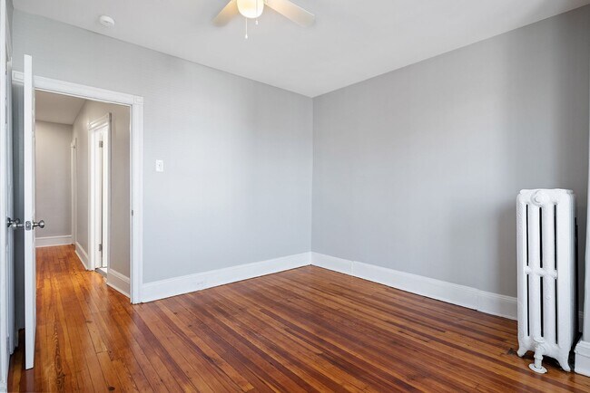 Building Photo - 3 bedroom 1 bath home in Cobbs Creek