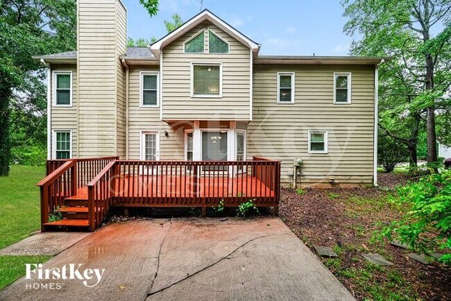 Building Photo - 304 Regal Way E