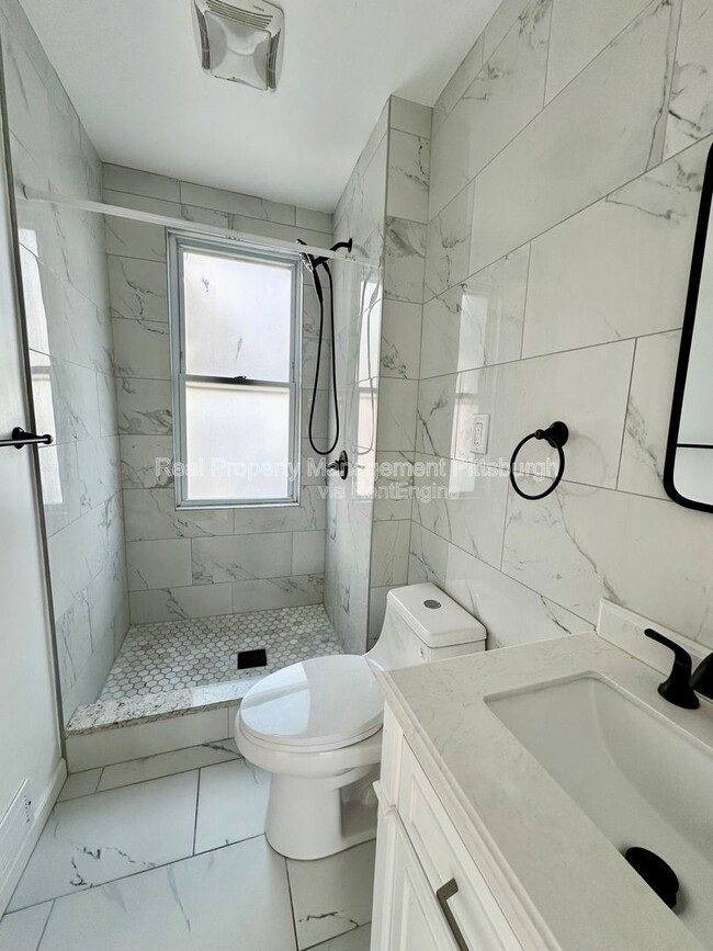 Building Photo - 1611 Westmont Ave