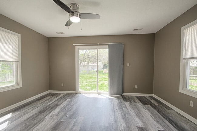 Building Photo - 6905 E 112th St