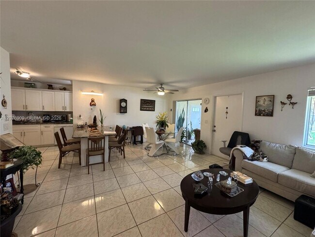 Building Photo - 5773 La Pinata Blvd