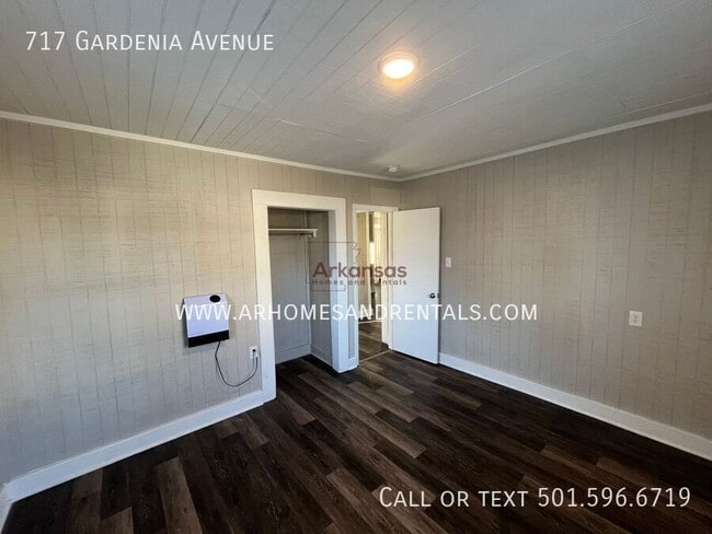 Building Photo - 717 Gardenia Ave