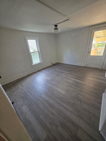 Building Photo - 1208 Princeton Ave
