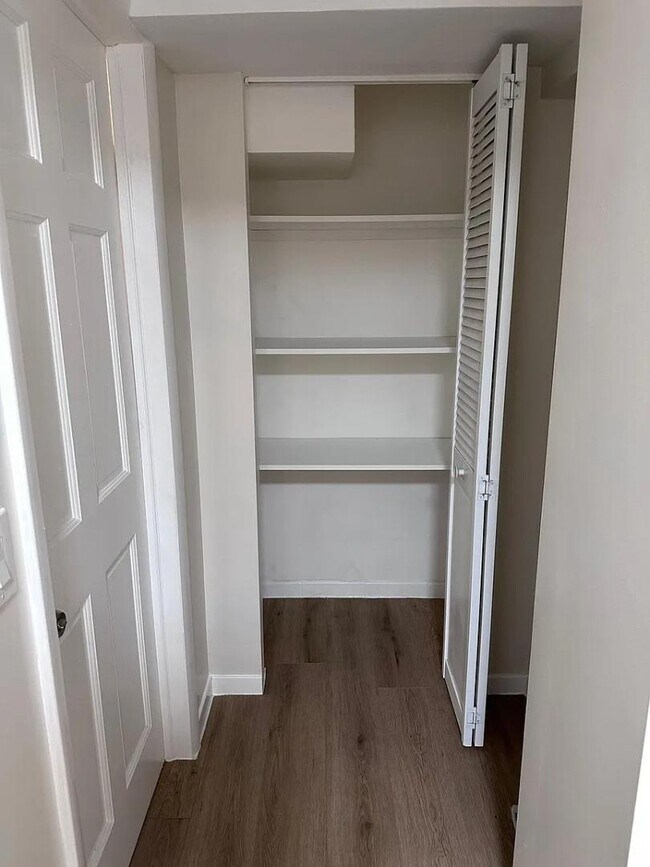 Building Photo - 3505 Iris St N