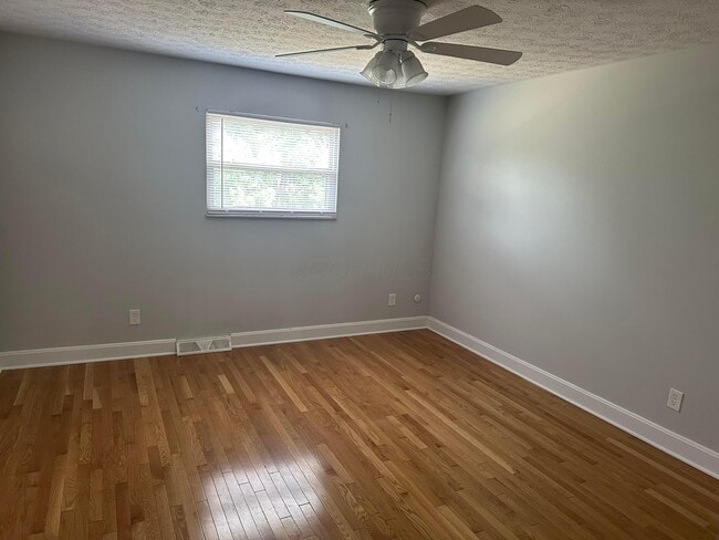 Building Photo - 4871 Dierker Rd