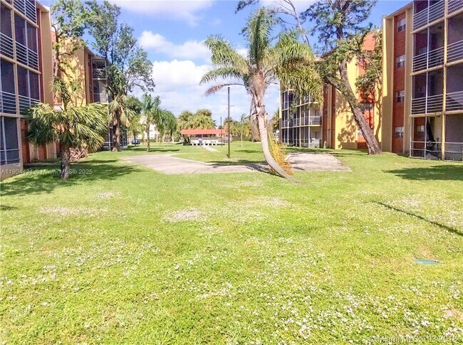 Building Photo - 3610 NW 21st St