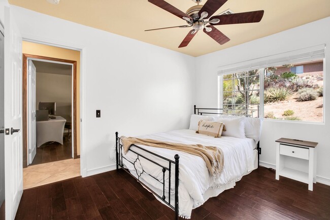Building Photo - Western Hills Estate home/ 3 bedroom/ 2 ba...