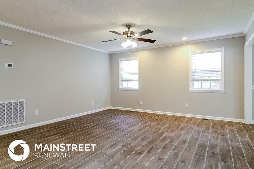 Building Photo - 3613 Cove Dr
