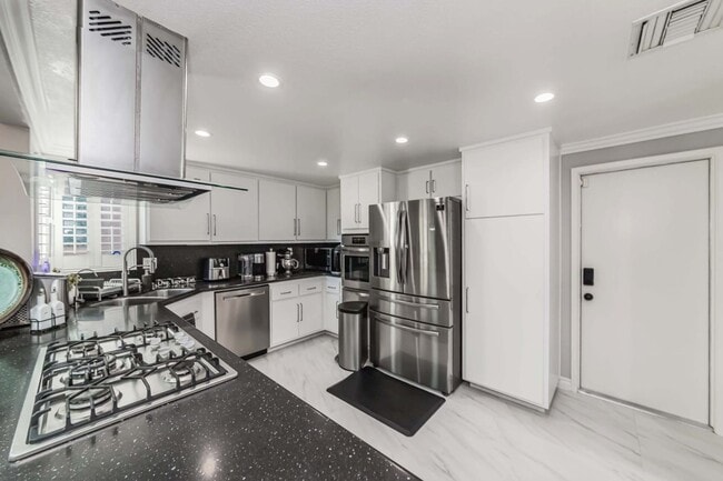 Building Photo - Walnut Dream Home; Updated Inside and Out,...