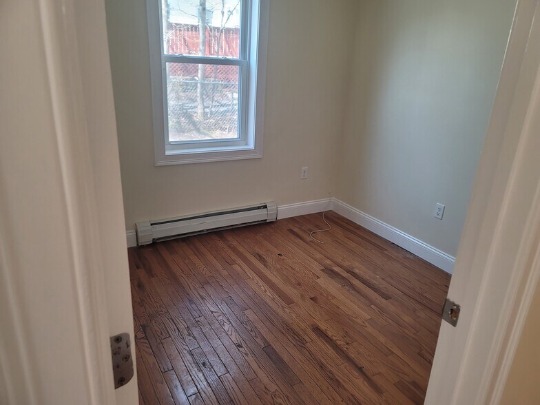 Building Photo - 51B Prospect St