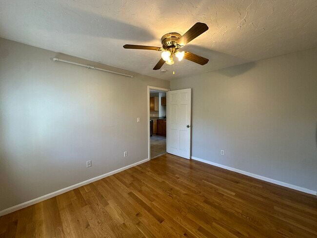 Building Photo - 604 Dorchester Ave