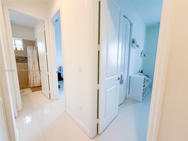 Building Photo - 17931 SW 152nd Ave