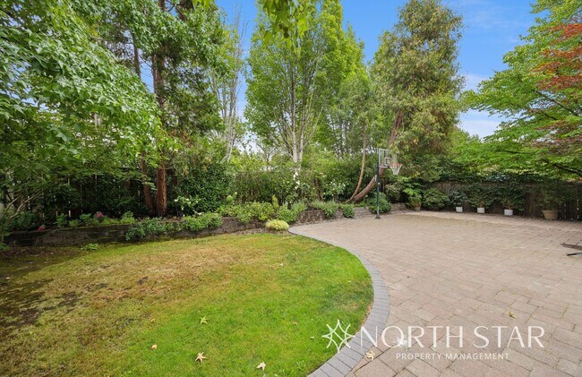 Building Photo - Beautiful Home Near Westlake Park