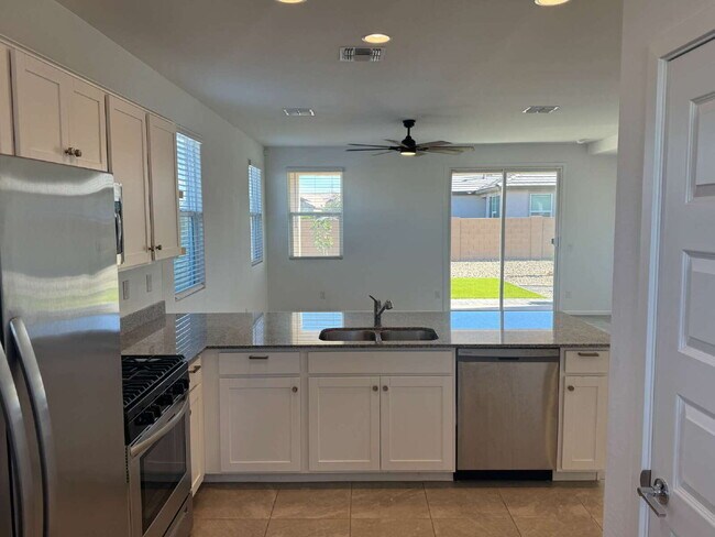 Building Photo - 32067 N Wayne Ln