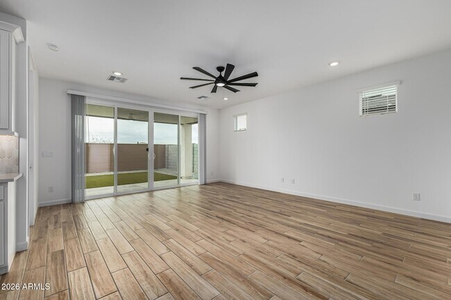 Building Photo - 6949 W Buckhorn Trail