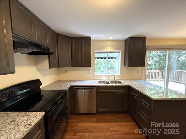 Building Photo - 6616 Wannamaker Ln