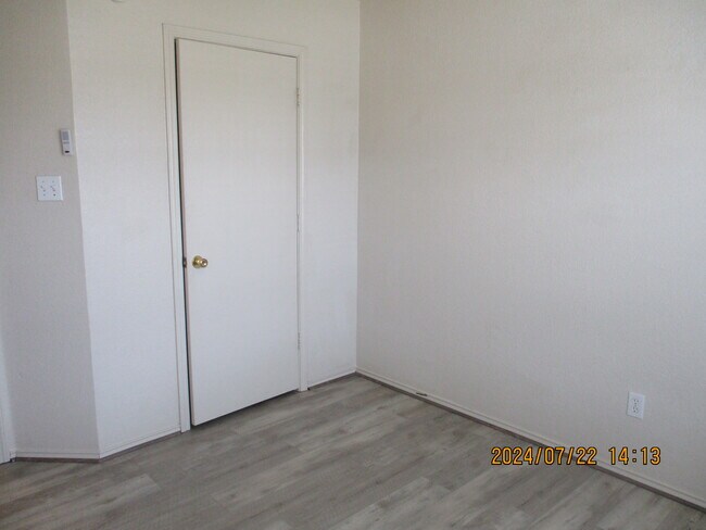 Building Photo - 165 Armadillo Ln