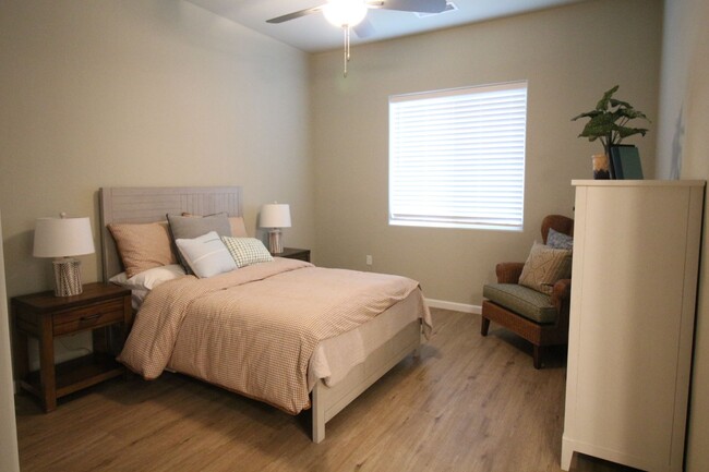 Building Photo - 6008 E Sussex Way