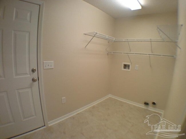 Building Photo - 5341 English Oak Dr