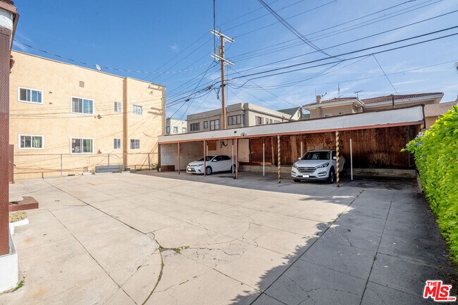 Building Photo - 162 S Berendo St