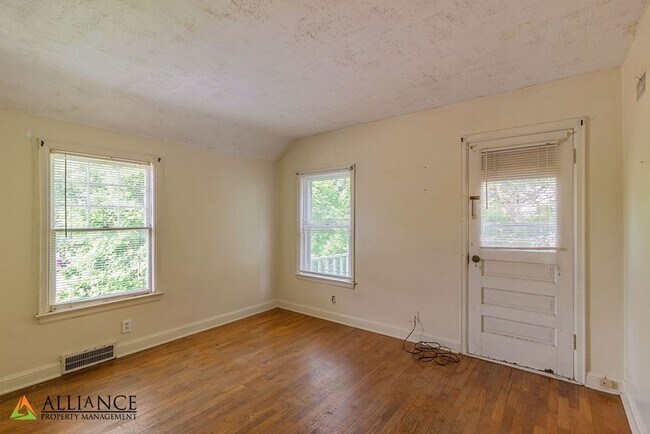 Building Photo - 1857 Anderson Ave