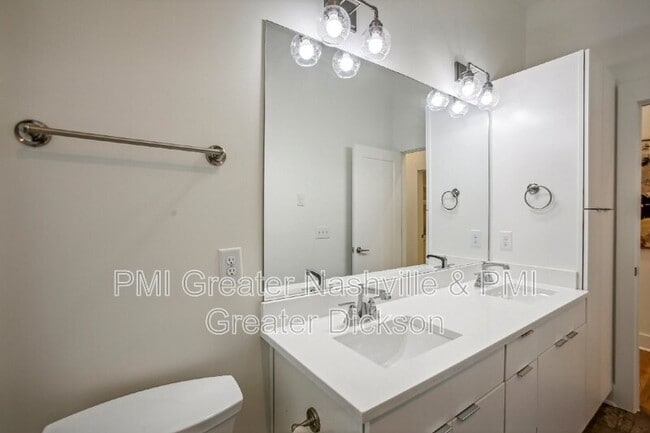 Building Photo - 520 Southgate Ave