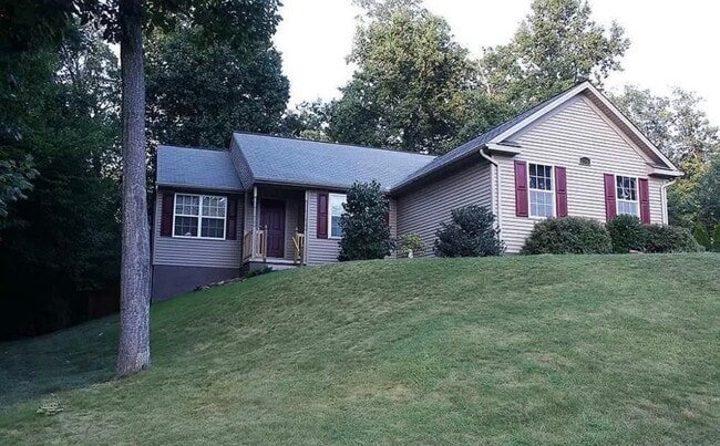 Building Photo - 4501 Lynwood Dr