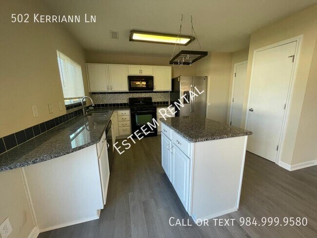 Building Photo - 502 Kerriann Ln