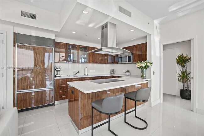 Building Photo - 6899 Collins Ave