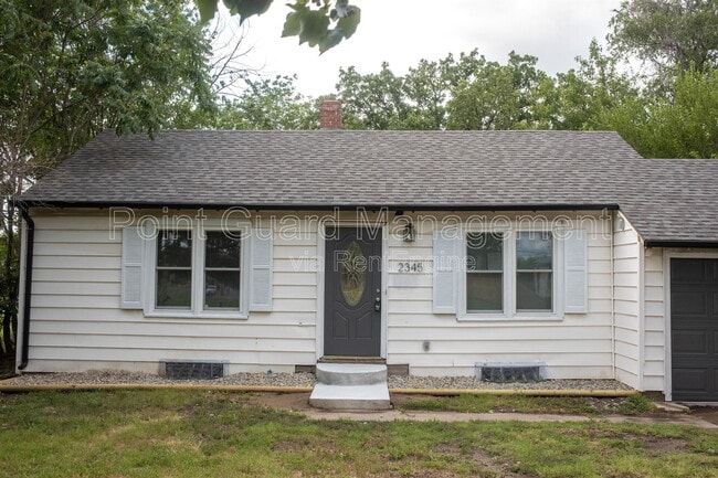 Building Photo - 2345 S Greenwood Ave