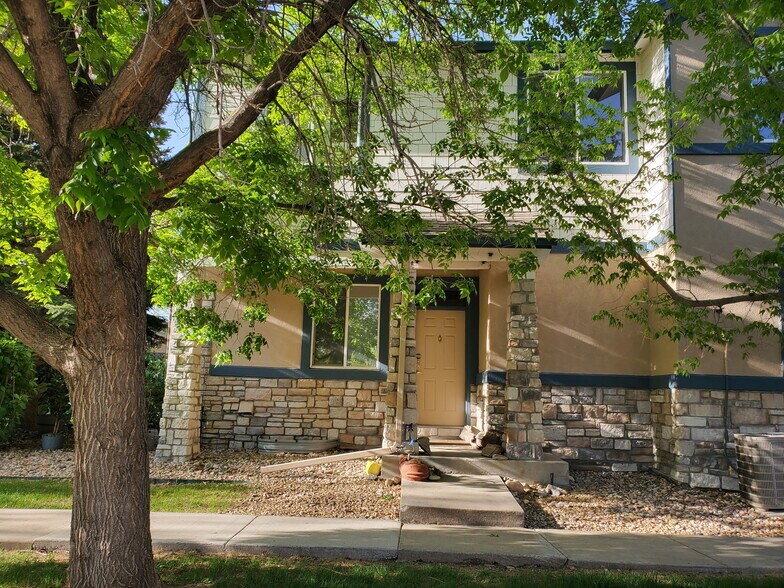 Building Photo - 2850 Kansas Dr Unit D
