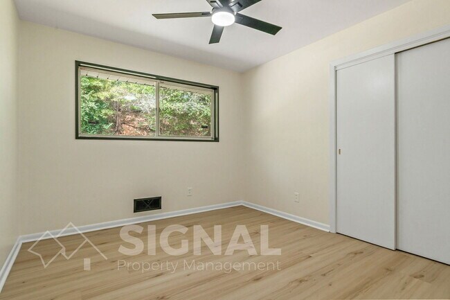 Building Photo - 4324 Warren Rd