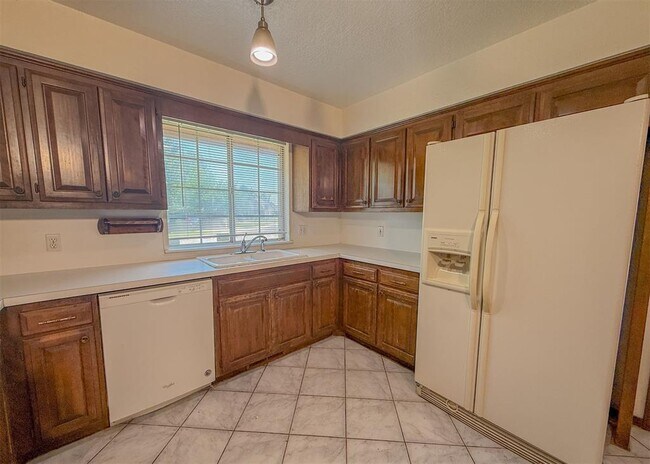 Building Photo - 3908 NW 68th St