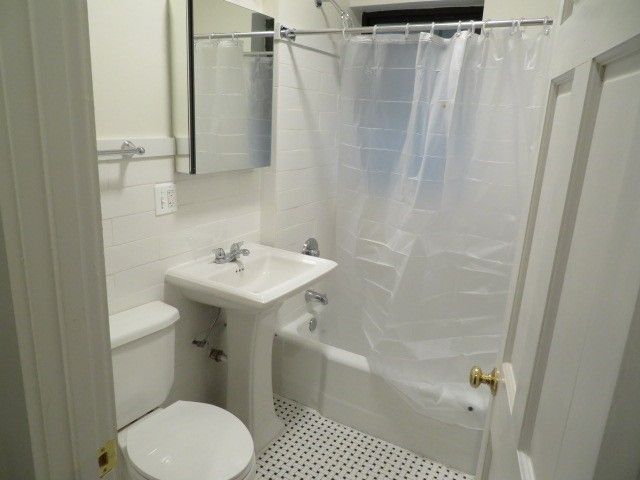 Building Photo - 845 W Agatite Ave