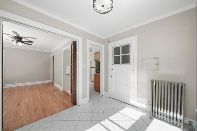 Building Photo - 306 S Kenilworth Ave
