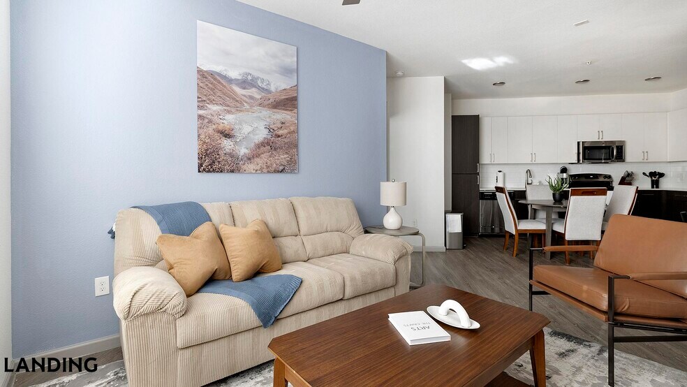 Building Photo - 1001 S Center St