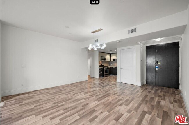 Building Photo - 147 N Berendo St