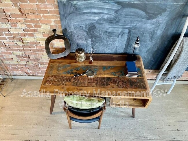 Building Photo - 20 Freedom Blvd 200 W