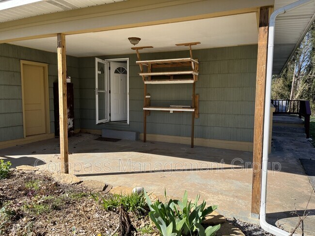 Building Photo - 2911 Davis St SE