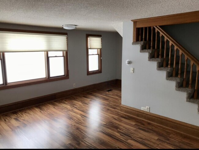Building Photo - 5749 Lake Elmo Ave N