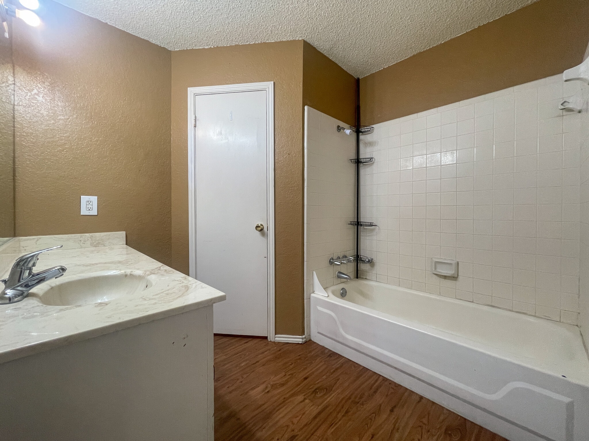 Building Photo - 1904 Ramada Dr