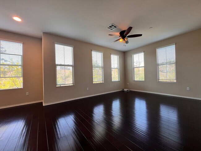 Building Photo - Sorrento Valley Second Story Corner Unit 3...